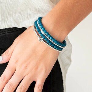 Paparazzi Jewelry Accessories - Blooming Buttercups - Blue Bracelet - Vintage